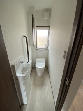トイレの窓や換気扇で家の性能が低下する